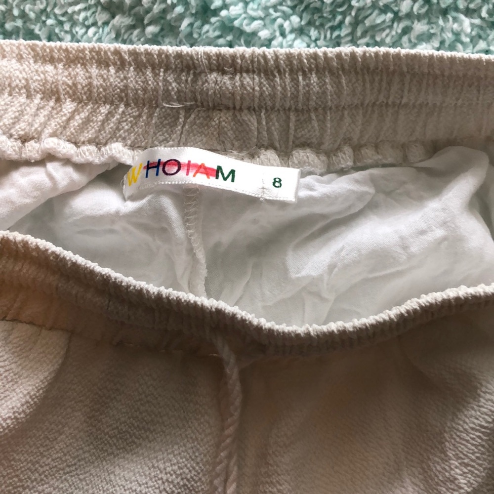 White shorts - Picture 3 of 3